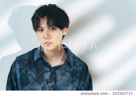 Men's fashion portraits, men's cosmetics, skin care Men's fashion portraits, men's cosmetics, skin care 103565715