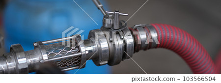 Barrels with a tap and a hose for production of beer or wine 103566504