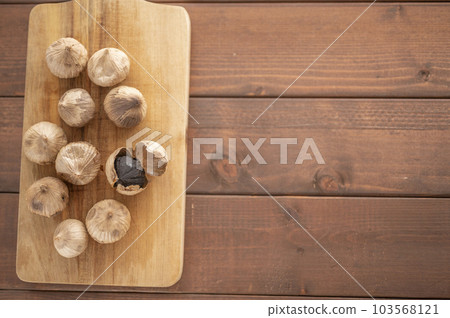Fatigue recovery piece of black garlic Fatigue recovery piece of black garlic 103568121