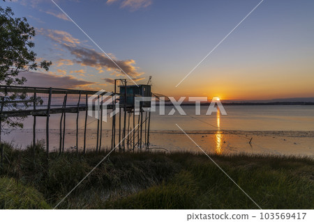 Traditional fishing hut on river Gironde, Bordeaux, Aquitaine, France Traditional fishing hut on river Gironde, Bordeaux, Aquitaine, France 103569417