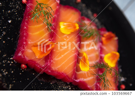Recipe for gravlax salmon marinated with beet and avocado mayonnaise sauce Recipe for gravlax salmon marinated with beet and avocado mayonnaise sauce 103569667