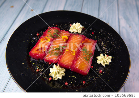 Recipe for gravlax salmon marinated with beet and avocado mayonnaise sauce Recipe for gravlax salmon marinated with beet and avocado mayonnaise sauce 103569685