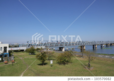 東京地鐵東西線江戶川橋的風景 東京地鐵東西線江戶川橋的風景 103570082