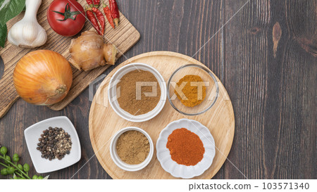 Spice Curry Image│Coriander, Cumin, Chili Pepper, Turmeric 103571340