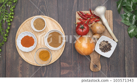 Spice Curry Image│Coriander, Cumin, Chili Pepper, Turmeric 103571343