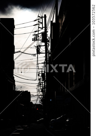 電線桿和陰影 電線桿和陰影 103572562