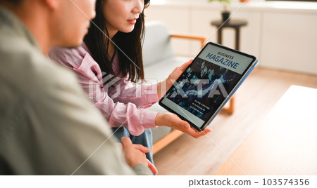 Male / female communication 103574356