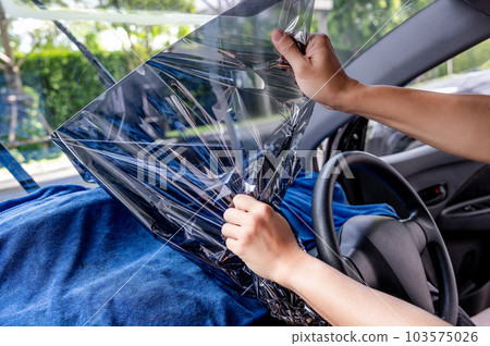 Car side window film removal and tinting installation Car side window film removal and tinting installation 103575026