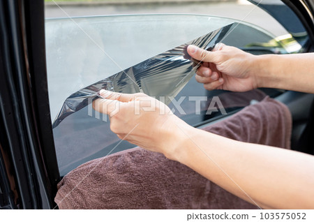 Car side window film removal and tinting installation Car side window film removal and tinting installation 103575052