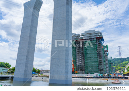 新名神高速公路施工現場淀川左岸 103576611