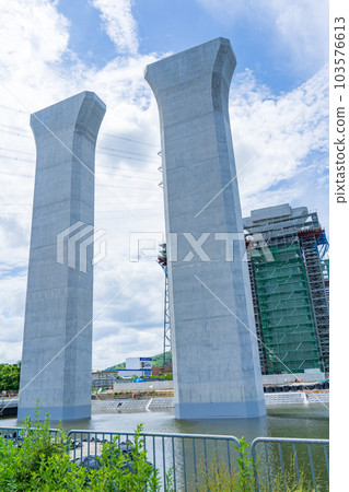 新名神高速公路施工現場淀川左岸 103576613