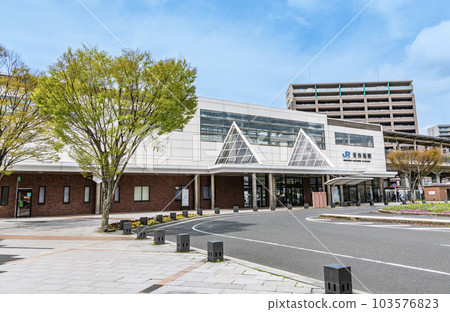 京都府舞鶴市 JR 東舞鶴站南口晴天 103576823