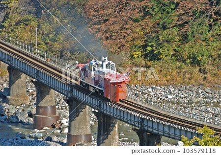 Oito Line Nechi-Kotaki JR West DD15-11 (Toyama) Oito Line Nechi-Kotaki JR West DD15-11 (Toyama) 103579118
