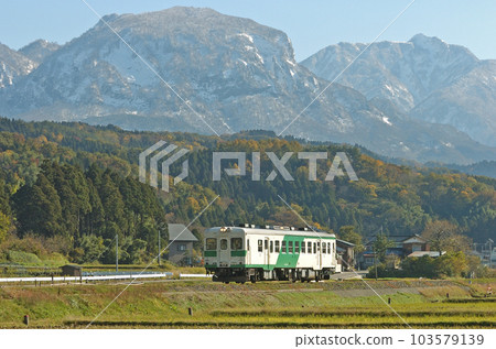 Oito Line Kubiki-Ono - Himekawa JR West Kiha 52-125 (Itoigawa) 103579139