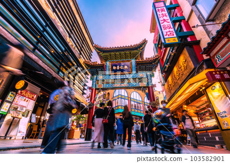 More than 3 weeks since the transition to the 5th class of Yokohama cityscape in Japan ... Overlooking the bustling Yokohama Chinatown and Zenrinmon = June 3 103582901