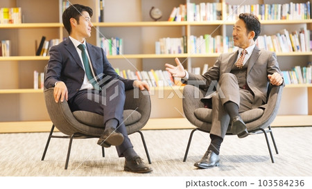 商務對話形象 103584236