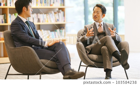 商務對話形象 103584238