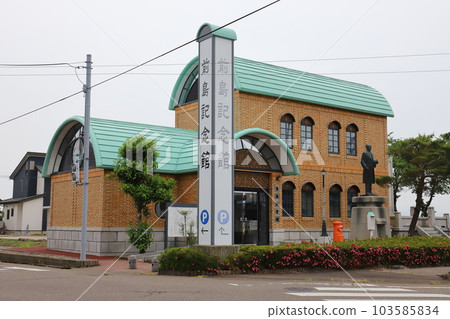 Niigata, Joetsu City, Scenery with round mailboxes (Maejima Memorial Hall) 103585834