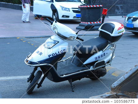 Chinese police scooter 103586775