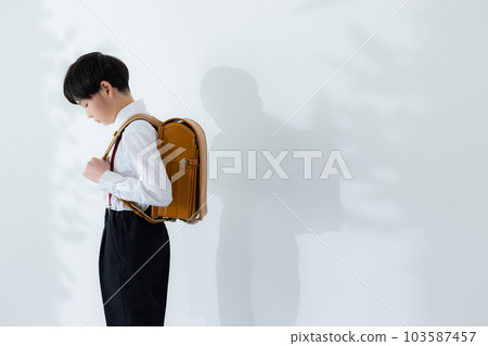 elementary school boy elementary school boy 103587457