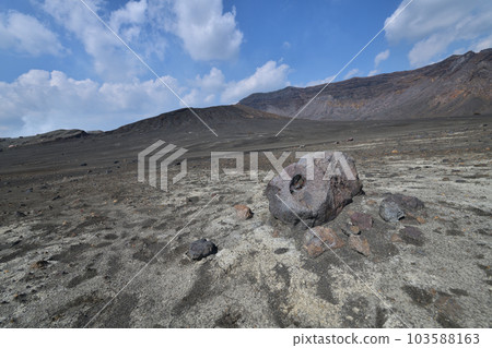 Mt. Aso old crater ruins Sunasenrigahama landscape 103588163
