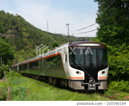 HC85 Limited Express Hida on the Takayama Main Line Kami Aso - Shimo Aso HC85 Limited Express Hida on the Takayama Main Line Kami Aso - Shimo Aso 103590184