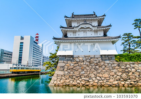 Takamatsu Castle and Kotoden 103591070