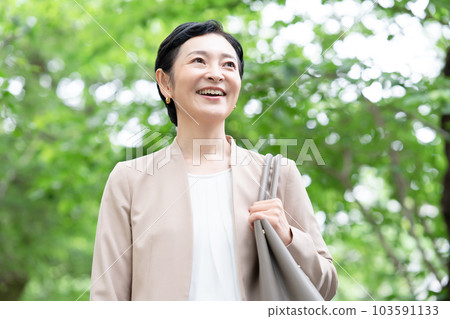 Fresh green women business walking Fresh green women business walking 103591133
