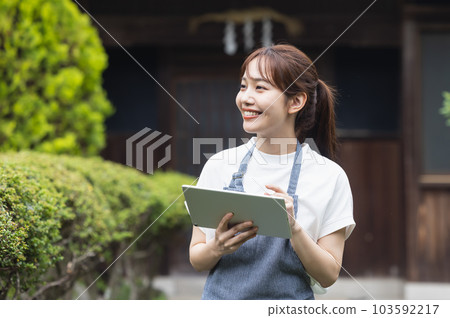 Smile woman tablet 103592217