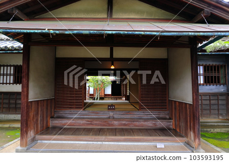 [岡山縣] 舊野崎家的正門 103593195