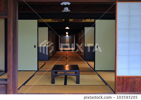 [Okayama Prefecture] Nakazashiki of the Former Nozaki Family Residence 103593205