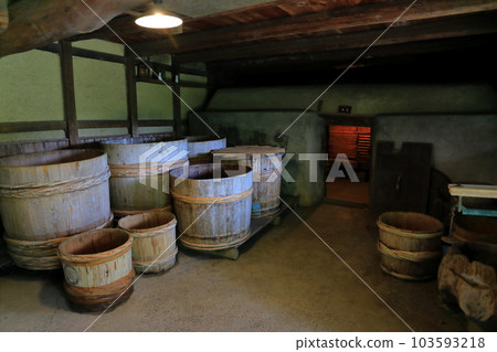 [Okayama Prefecture] The barn of the former Nozaki family residence 103593218