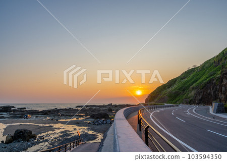 Cape Shiosezaki, reef area, strangely shaped rocks, strange stones, evening view Cape Shiosezaki, reef area, strangely shaped rocks, strange stones, evening view 103594350