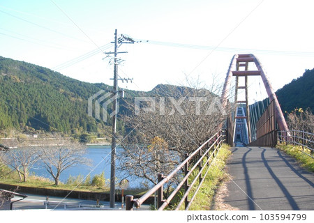 Unfinished Line The iron bridge of the former Japanese National Railways Sakuma Line is used as a bridge for dreams (Tenryu Ward, Hamamatsu City) 103594799