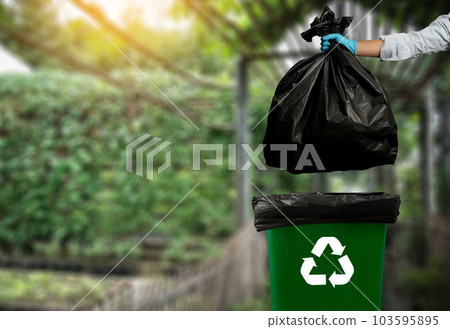 Man-hand garbage 103595895