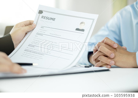 Businesswoman HR Managers people hold a resume and talk to job applicants for job interviews about careers and Their personal history in the company. Employment and Recruitment concepts 103595938