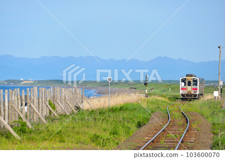 Near Kitahama Station on the JR Senmo Main Line 103600070