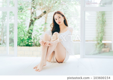 Young women's skin care, hair removal, diet image Young women's skin care, hair removal, diet image 103600154