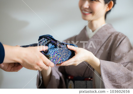 Charcoal gray plain kimono furoshiki 103602656