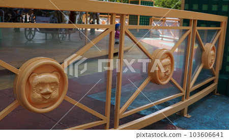amusement park  103606641
