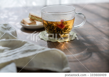 Flower tea Flower tea 103608409