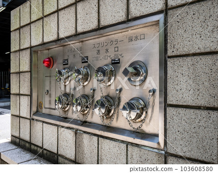 [Fire extinguishing equipment for high-rise buildings] Connected water pipe water inlet, sprinkler water inlet, water sampling inlet 103608580