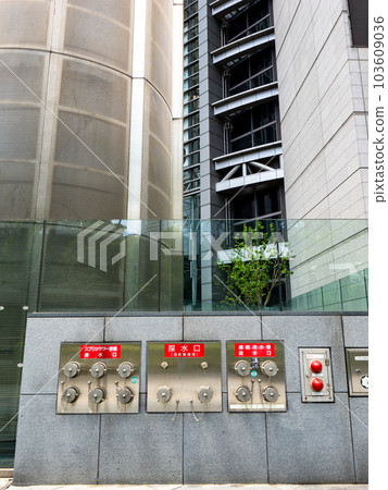 [Fire extinguishing equipment for high-rise buildings] Connected water pipe water inlet, sprinkler water inlet, water sampling inlet 103609036