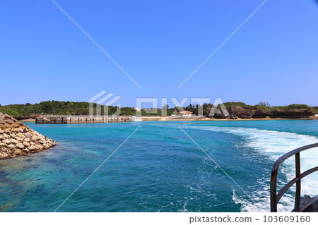 從帕納里島(新城島)港出發的臨時停靠船 從帕納里島(新城島)港出發的臨時停靠船 103609160