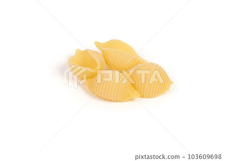 conchiglie pasta shell 103609698