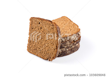 sliced of rye bread 103609848