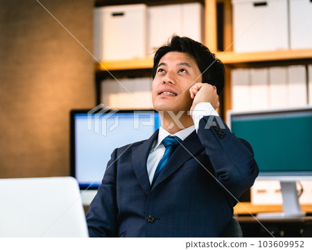 商人因麻煩而震驚 103609952