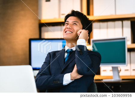 商人因麻煩而震驚 103609956