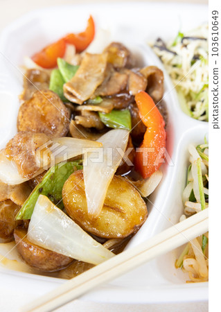 美味的生蠔炒便當 美味的生蠔炒便當 103610649