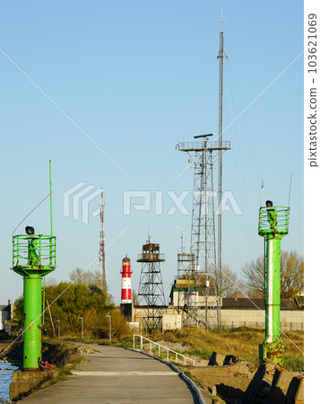 Port signaling and communication equipment, lighthouse, radar, flashlights, communication towers 103621069